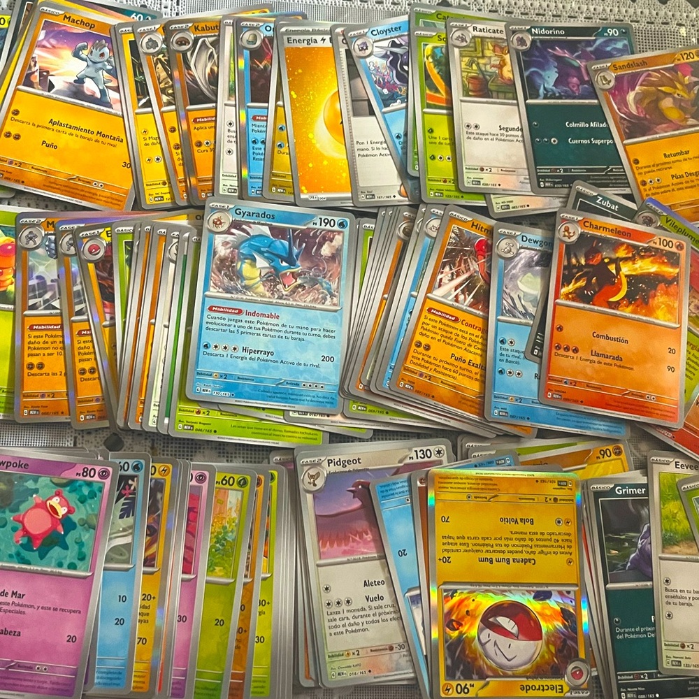 POKEMON RANDOM CARDS (in Spanish)